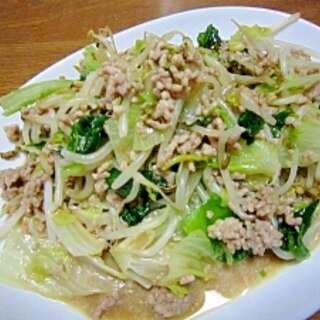 シャキシャキ食感が美味しい！もやしとレタスの炒め物